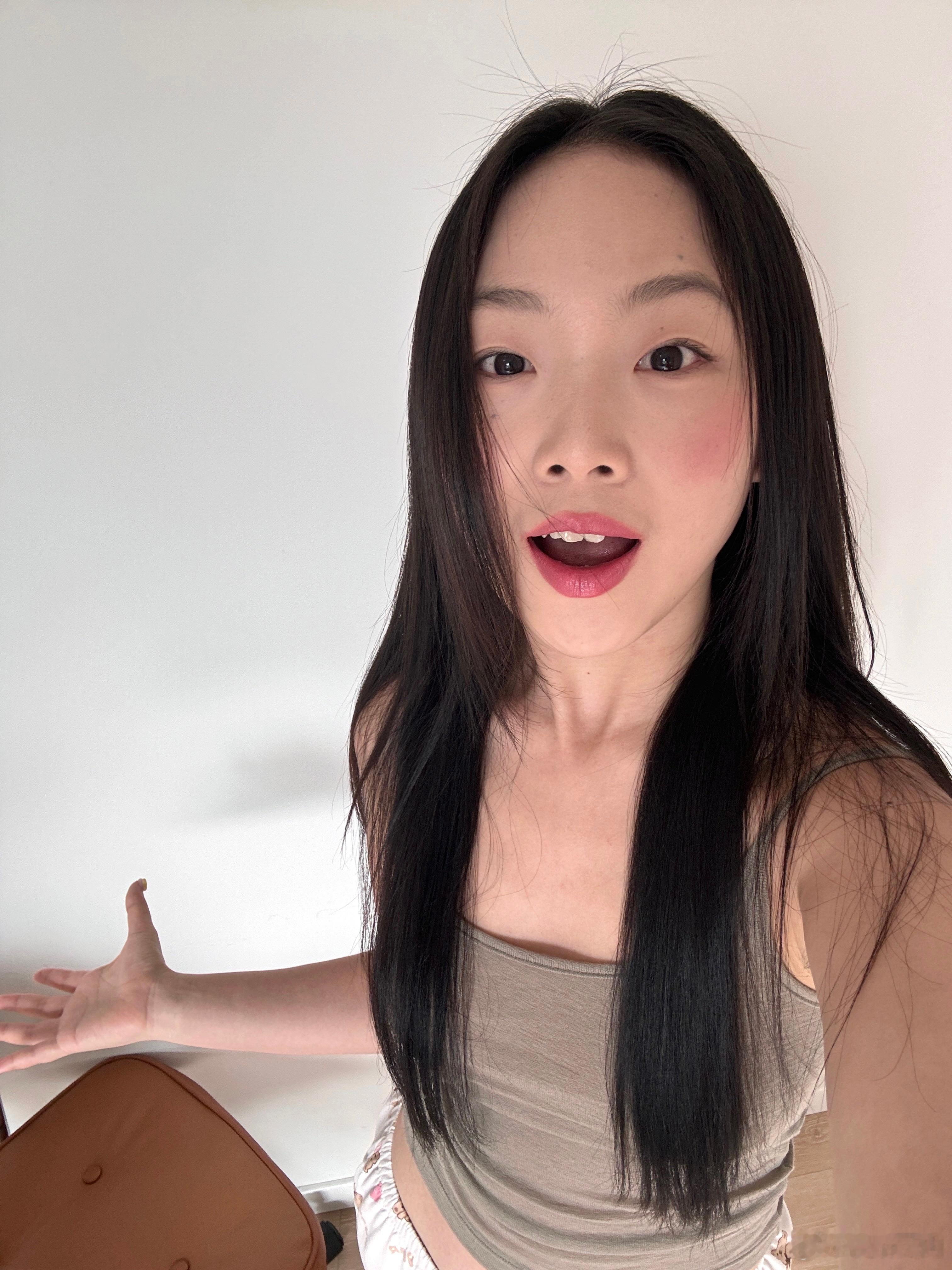 最近在用offrelax紫色的修护洗发水，就算不用精油睡一晚也不打结！起来头发还