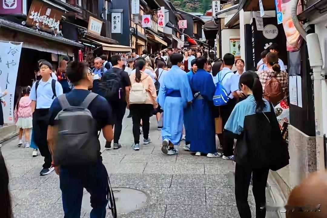 中国公民春节期间不要前往日本，外交部再次正式通知国人。

提醒不要去日本，那一定