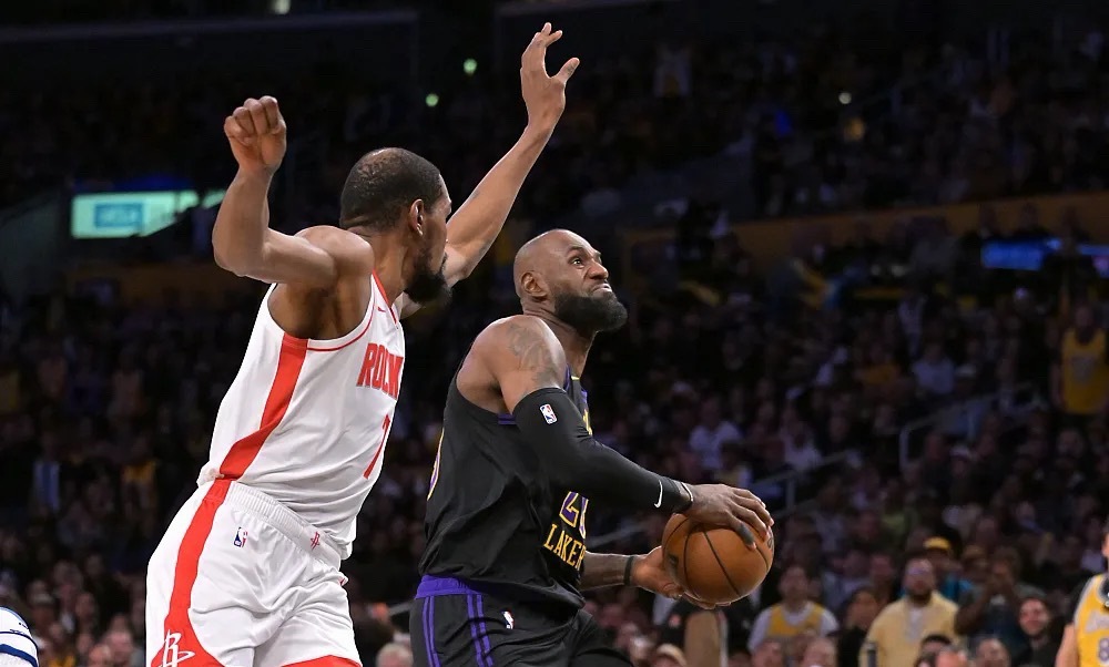 近日，前NBA球员德马库斯·考辛斯在节目中，谈到了凯文·杜兰特。考辛斯：“我认为
