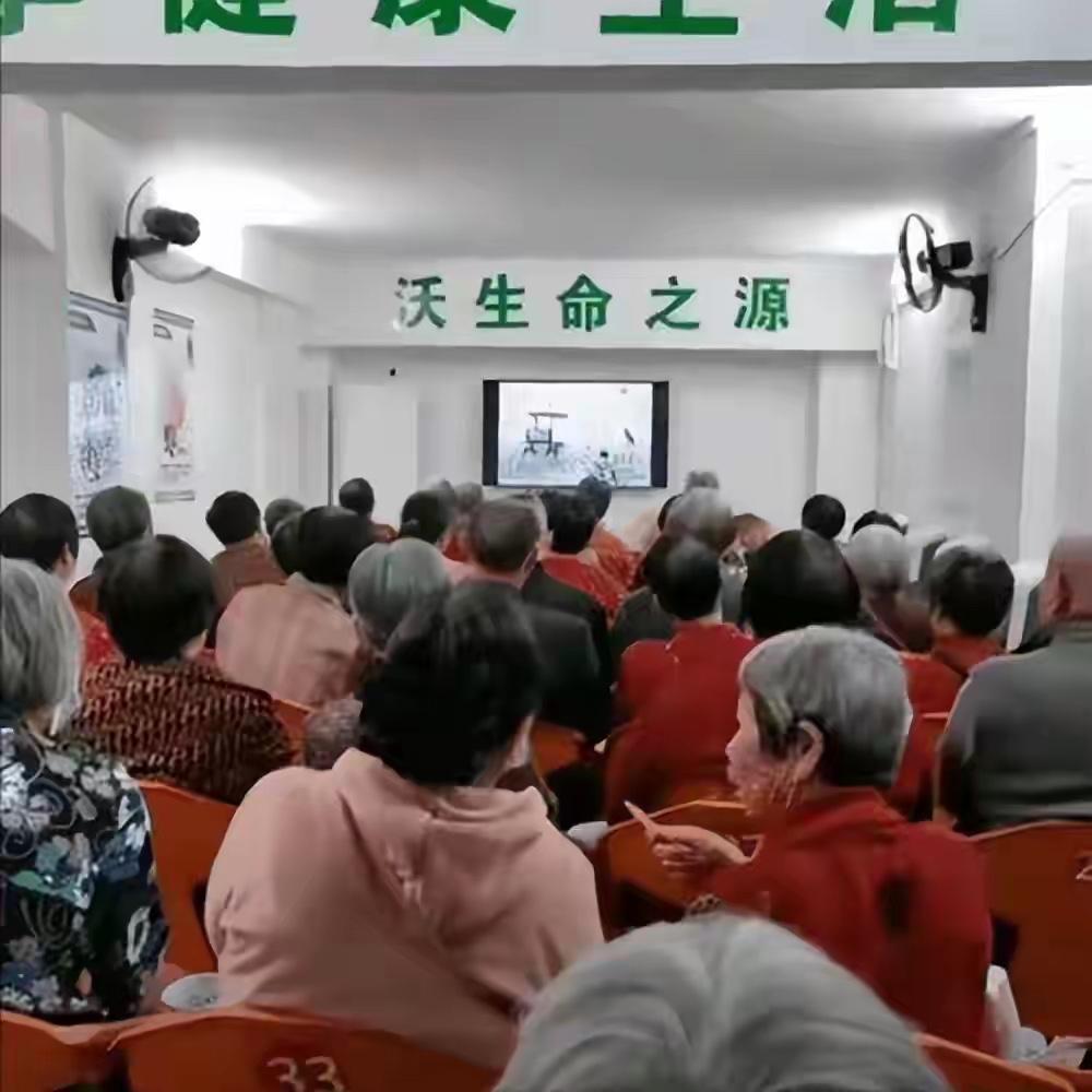 曝光特大养老诈骗！靠免费按摩收割400位老人，人均被骗7万，套路层层挖坑。

细
