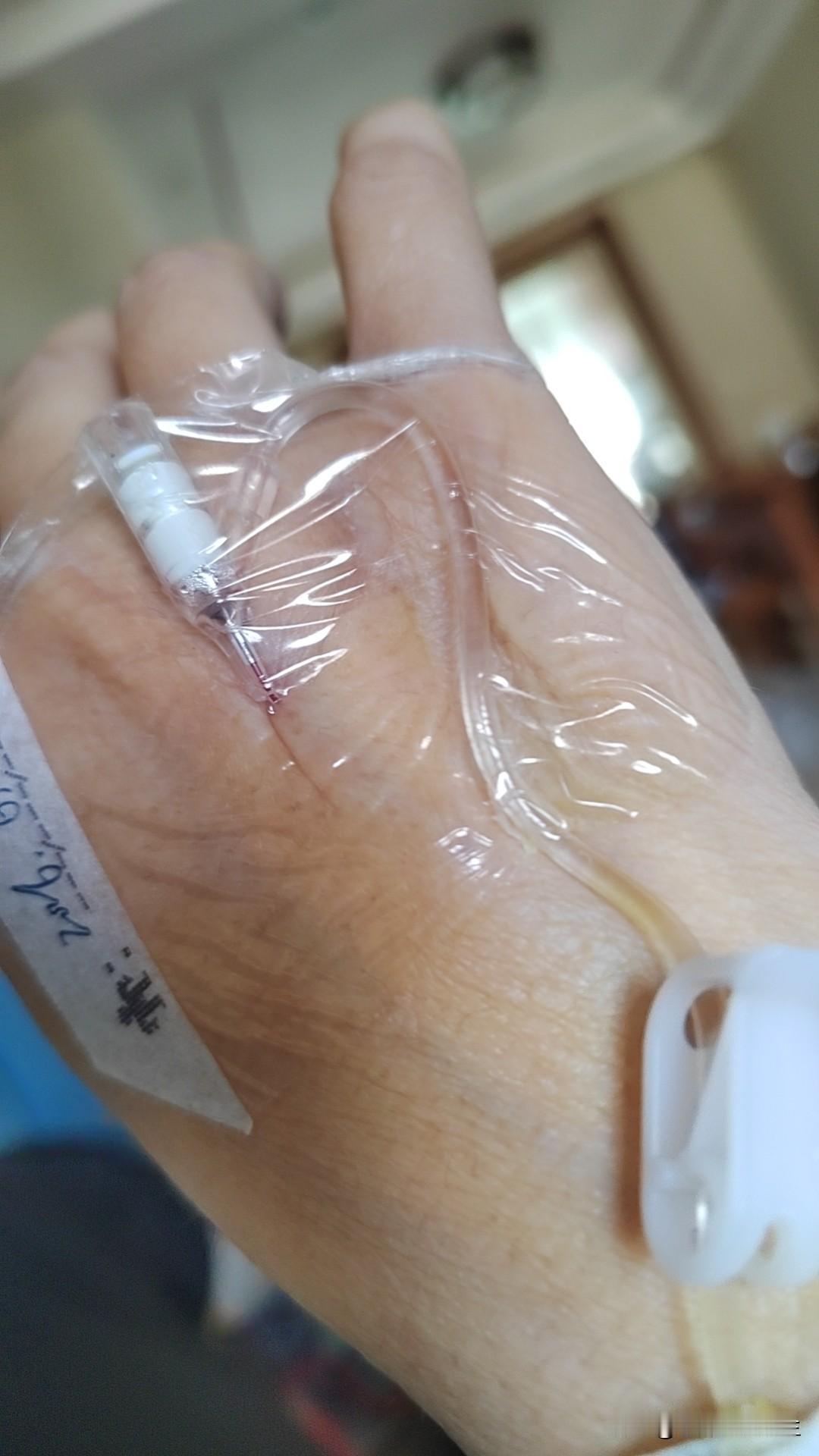 人这一辈子，别等到躺进病床上，才慢慢看清所有人和事。
 
身体健康的时候，身边永