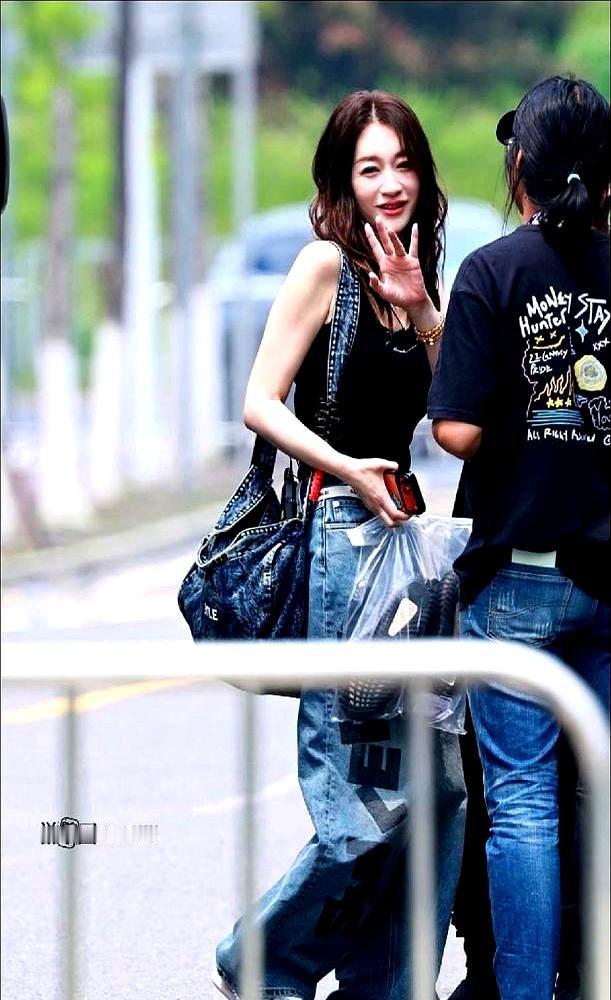 50+姐姐的人生，根本没标准答案！
 

李小冉推掉多部戏约，扎进长沙练唱跳。面