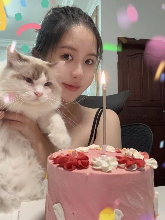 那就祝咚咚公主生日快乐吧🧸