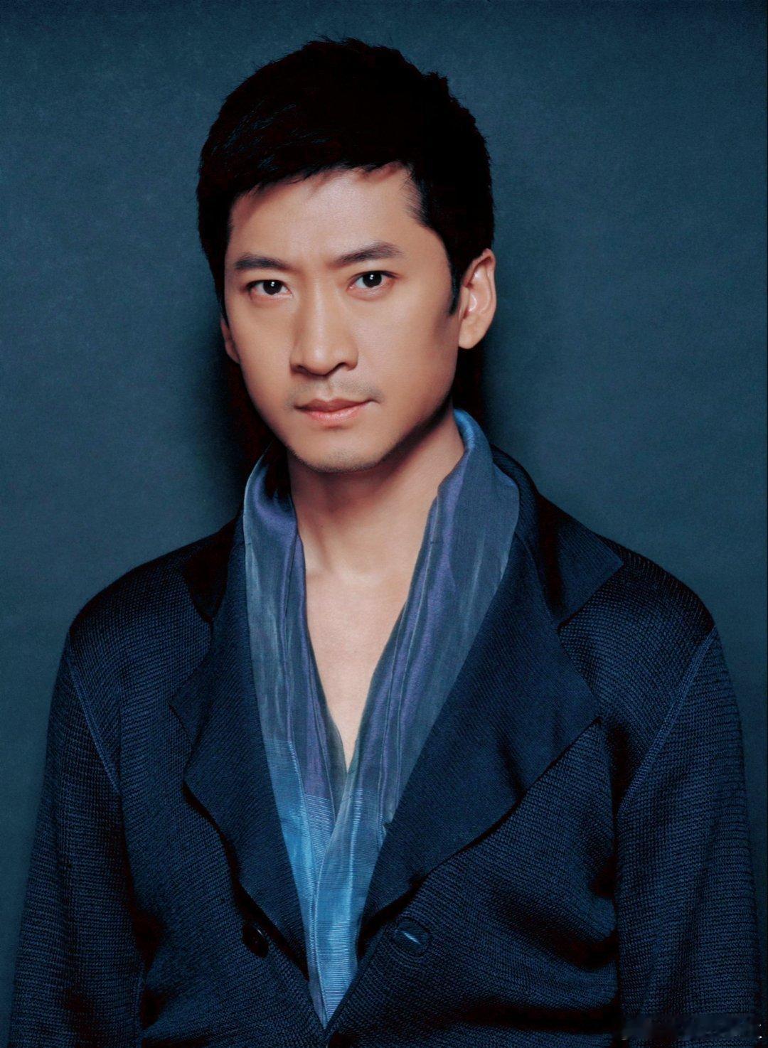 16年我是喜欢过周杰的，我是说在生活中……他挺真诚的一个人！这也没什么不敢承认的