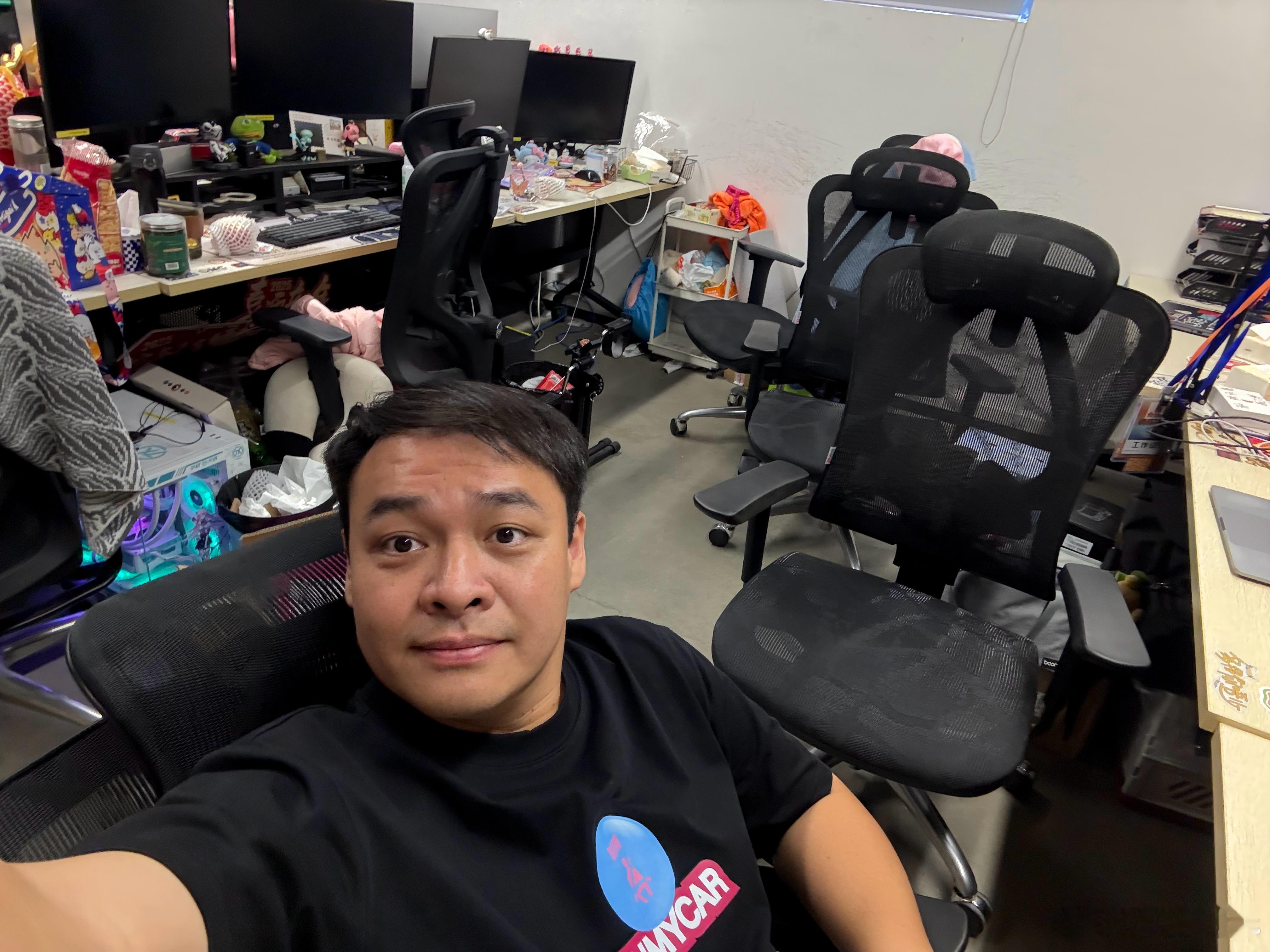 今天我比大家都早上班，请叫我大家车纪律委员！ ​​​