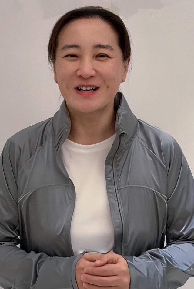 44岁贾玲近况曝光，为何少了往日神采