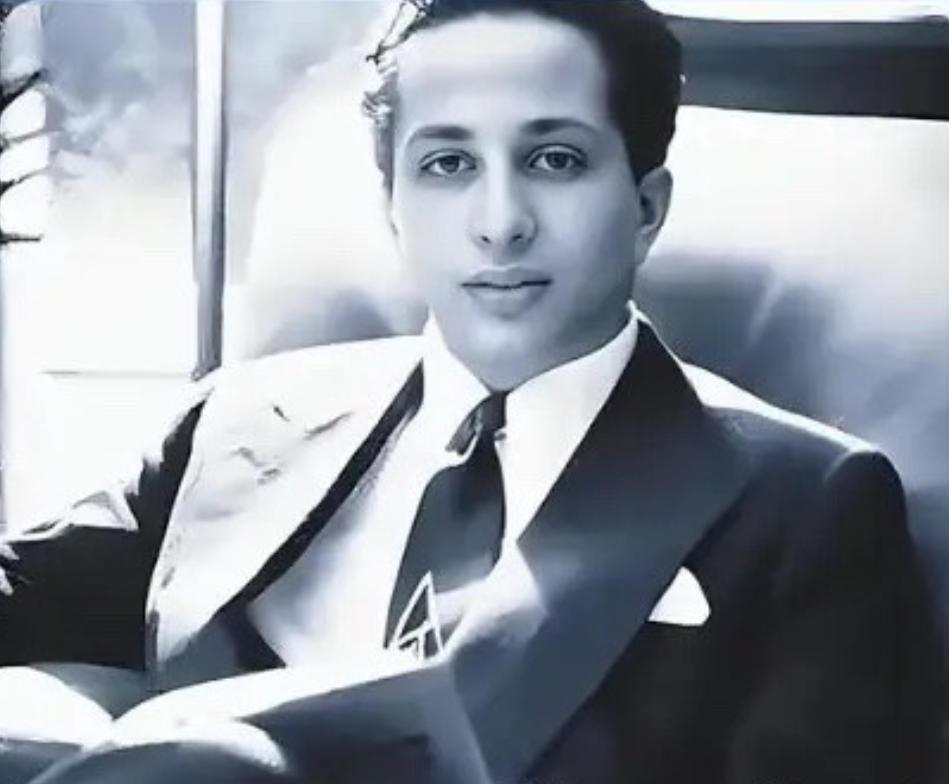 1958年，23岁的伊拉克国王费萨尔二世被处决，他的双脚被砍掉，衣服也被扒光，只