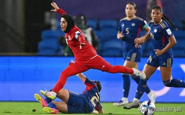 7名伊朗女足成员在澳大利亚寻求庇护，大部分队员已离境返回伊朗。
 

3月10日