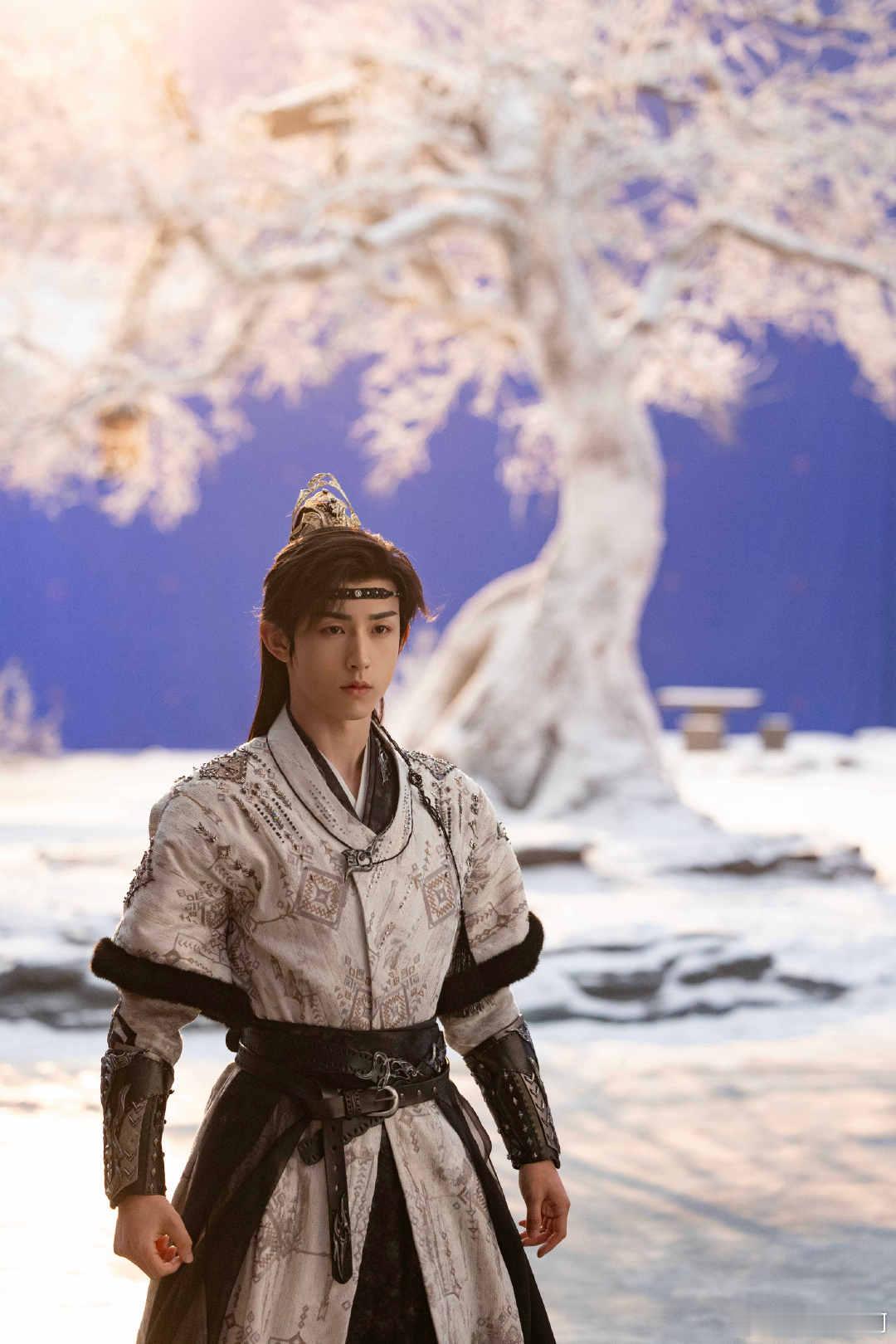 权如沐请的假郭俊辰都补上了 说实话，看到郭俊辰营业后，我居然有点不想让权如沐回来