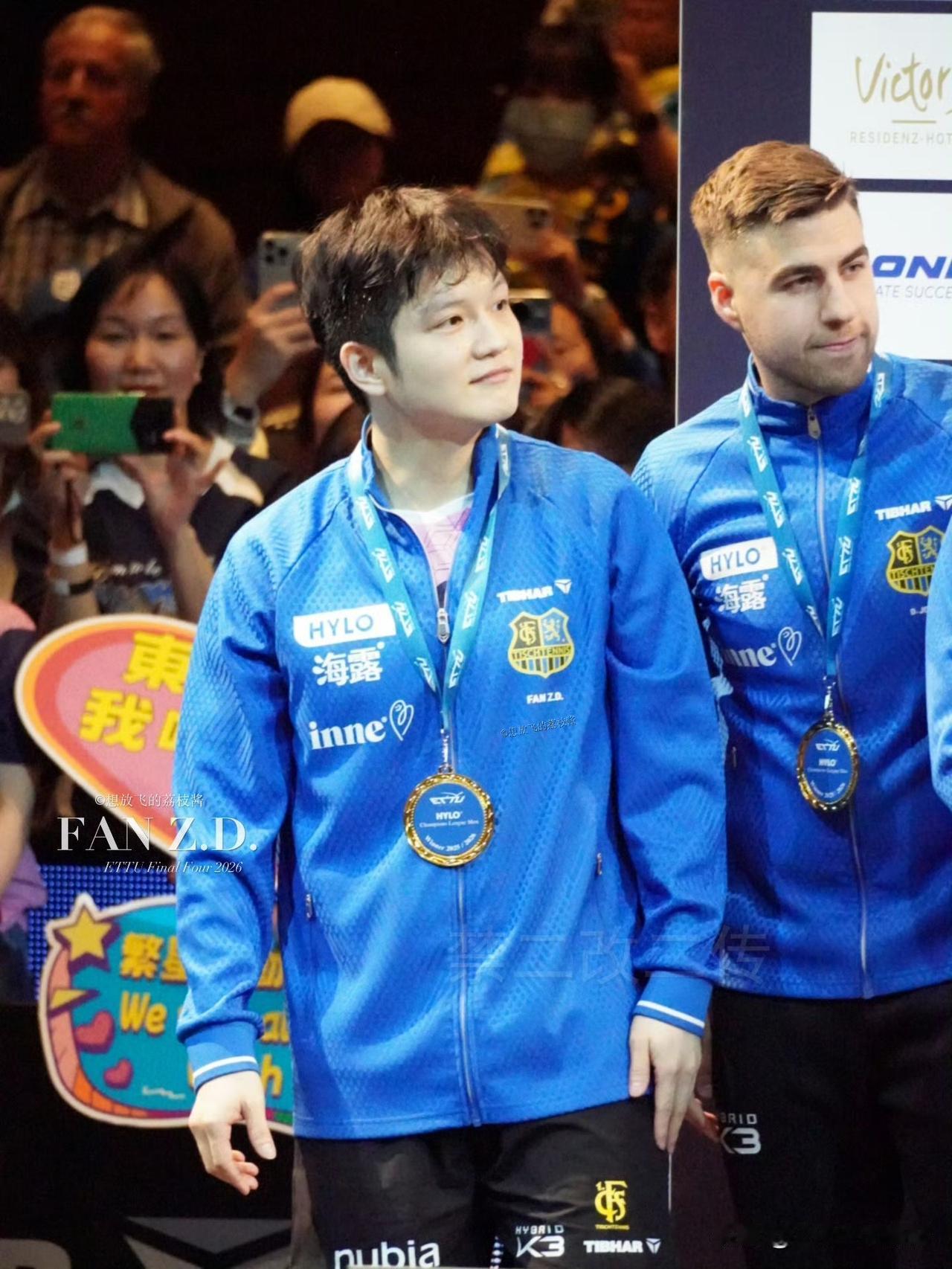 樊振东欧冠冠军🏆萨尔布吕肯欧冠四连冠🏆北京时间17日晚，在欧洲乒乓球冠军联赛