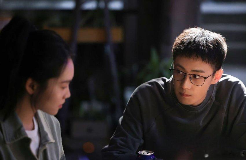 晏紫东新剧谈上唐嫣了晏紫东解锁年下忠犬人设，和唐嫣这对姐狗真的太好嗑，今晚开播我