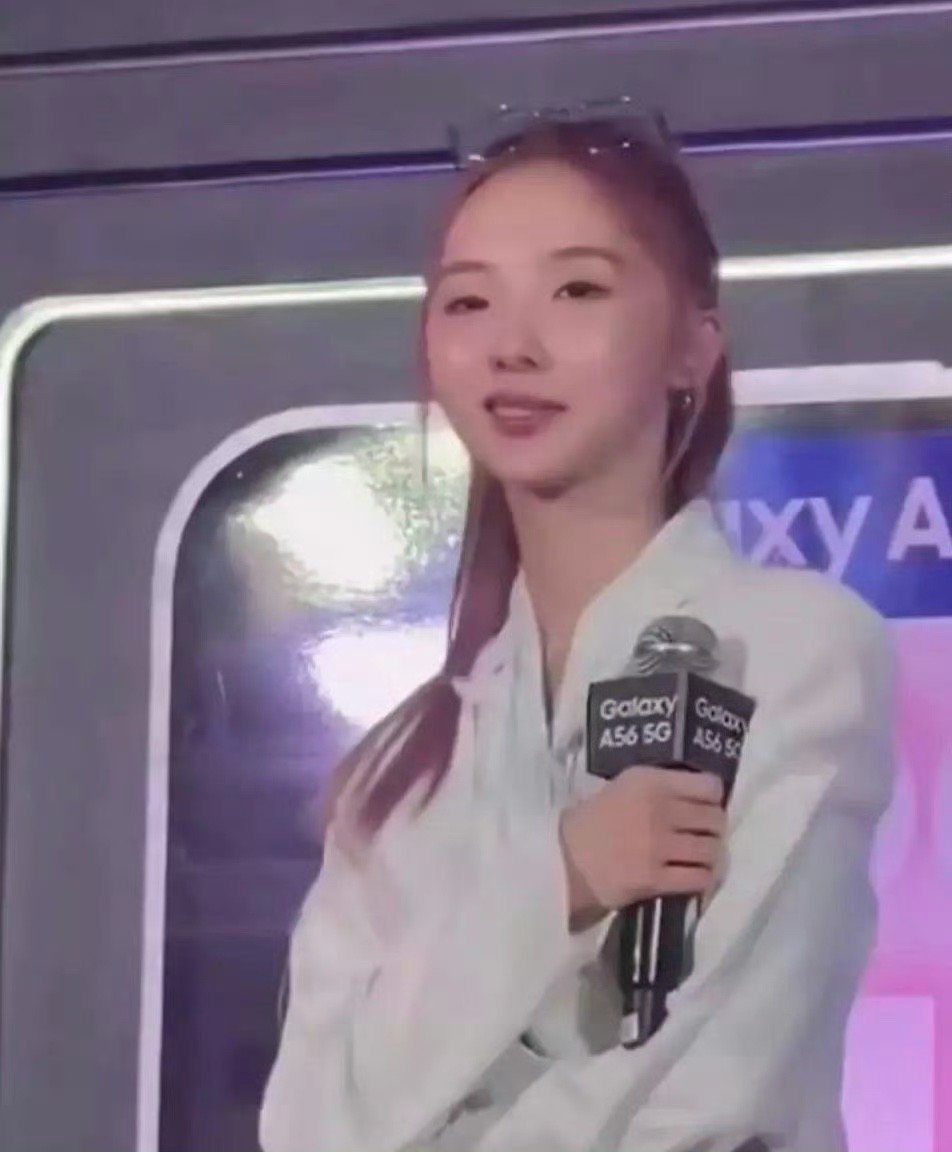 郑乃馨发文回应争议第一次这么直观的从一个女生身上感受到浓浓的男人味[闭嘴] ​​