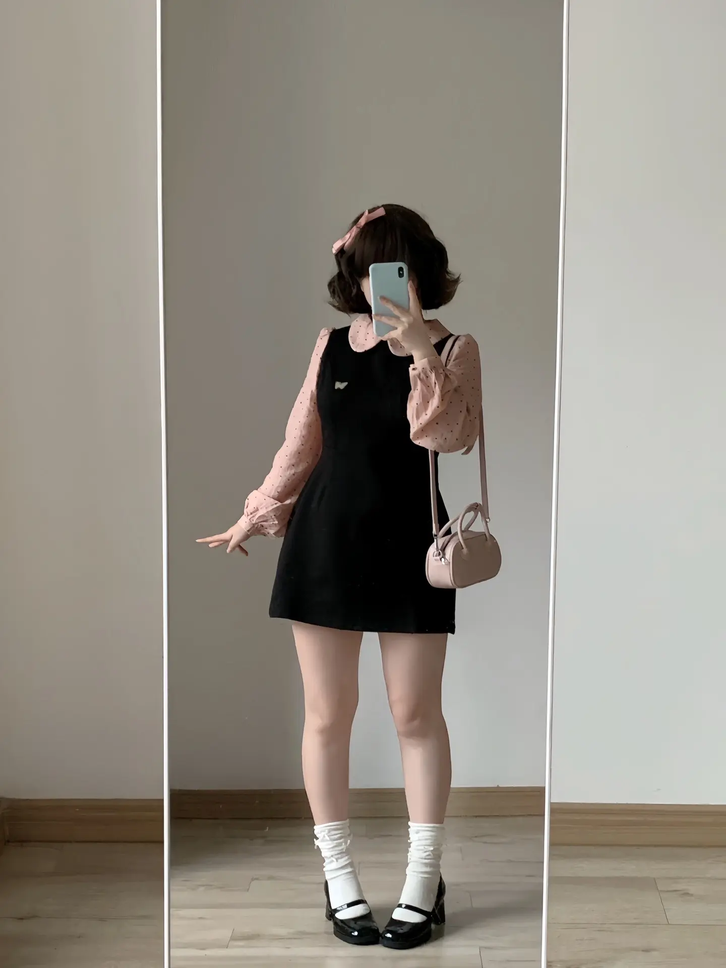 少女感娃娃领连衣裙好萌。