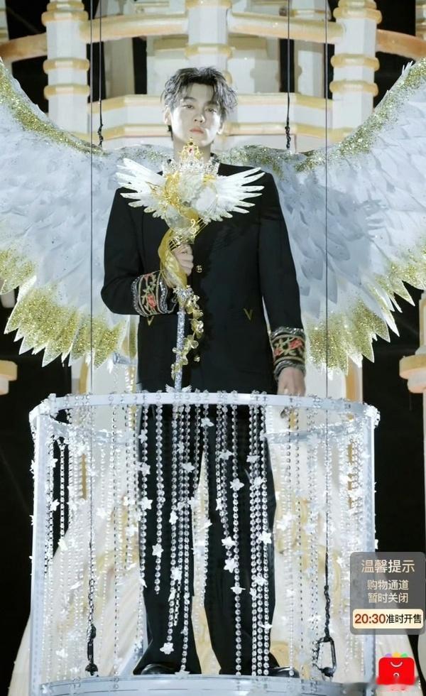 好家伙太牛了，谁给田栩宁想出来的羞辱仪式 