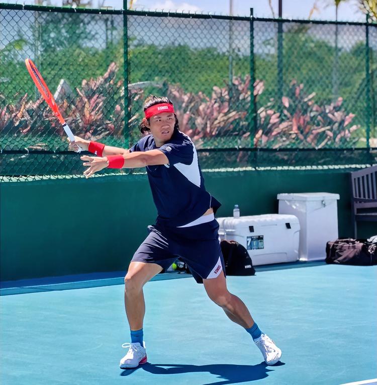 雨水打扰！！！
张之臻的比赛一直在延后….
这迈阿密的雨水真的太充足了！！