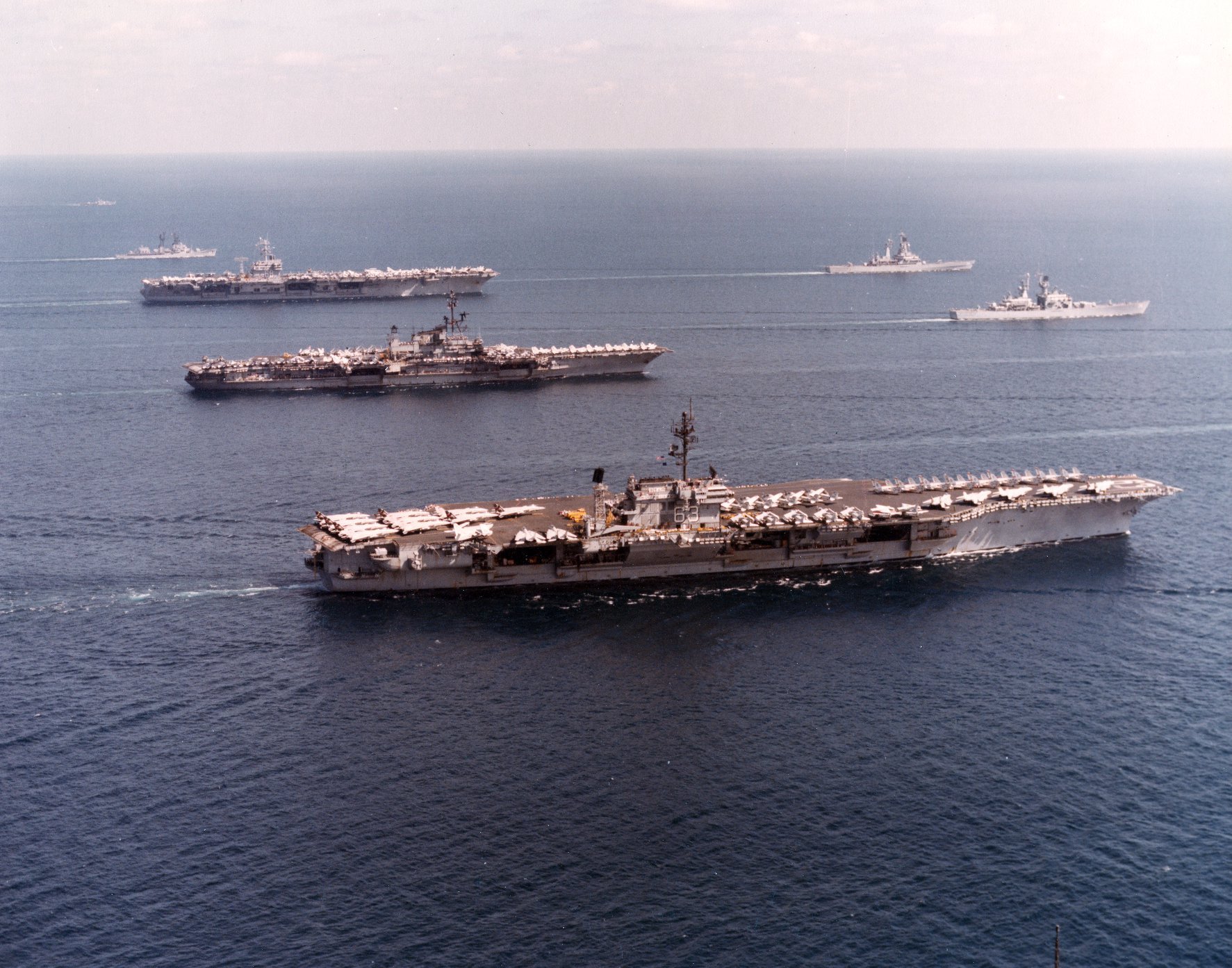 历史闪回:1980年1月，“小鹰”号（USS Kitty Hawk CV-63）