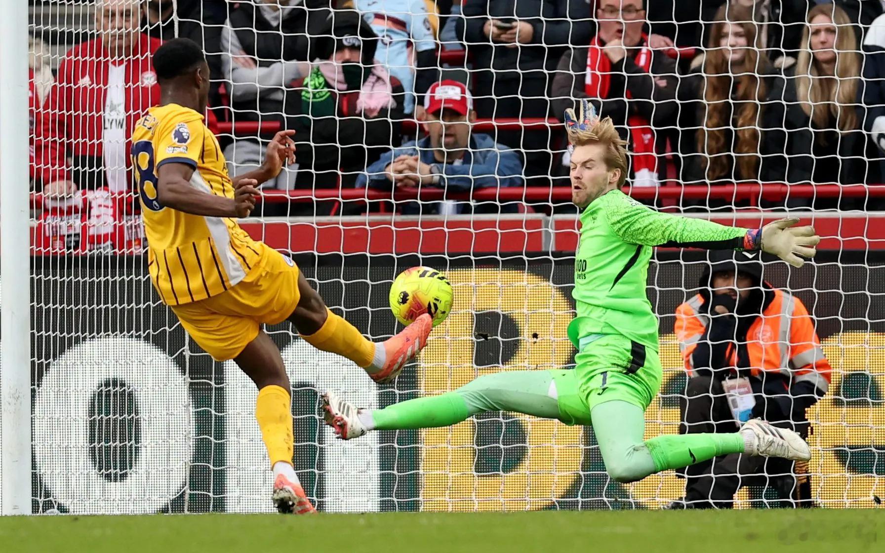 布伦特福德vs布莱顿 维尔贝克本赛季联赛进球9个了，平了他单赛季第二进球纪录。这