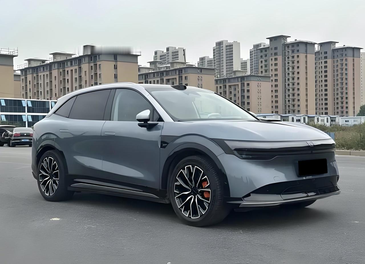 极氪7X 3万公里车主唠保养 + 常规项目 + 避坑全实话。
开这车跑业务快一年