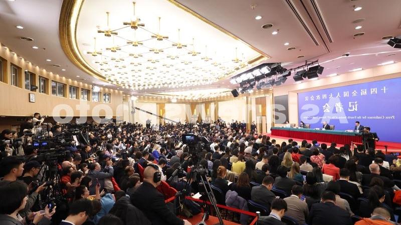 一觉醒来，中方重磅制裁！菲防长挑衅必遭反制
 
6月11日，中方宣布对菲律宾防长