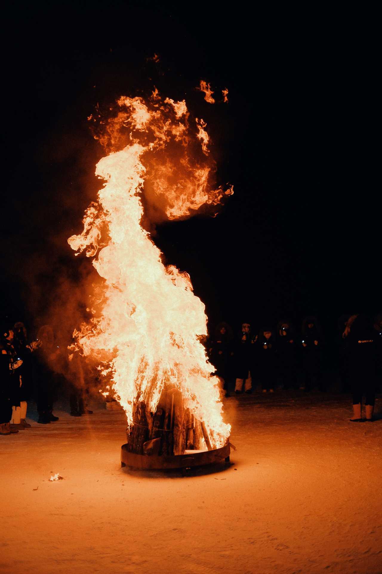 用超出常人的毅力打破了年龄与环境的双重束缚，这种躬身入局的态度，不仅诠释了深耕领