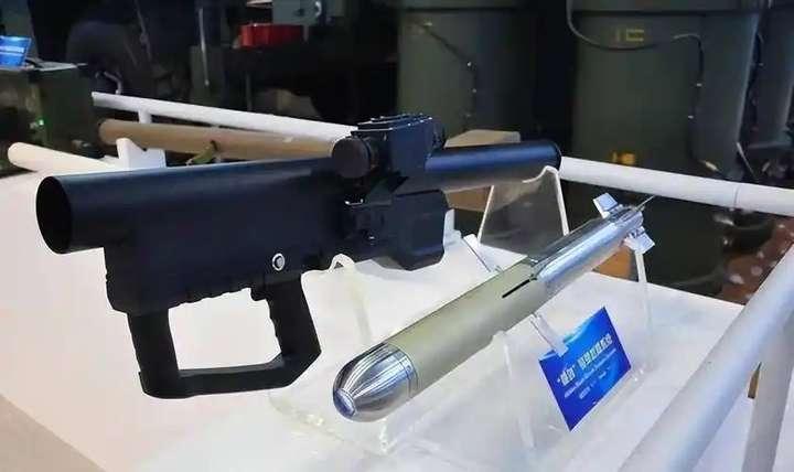 美军最恐惧的噩梦来了！中国“袖箭”导弹震惊全球，3万元一发重量不足4公斤，仅有黄