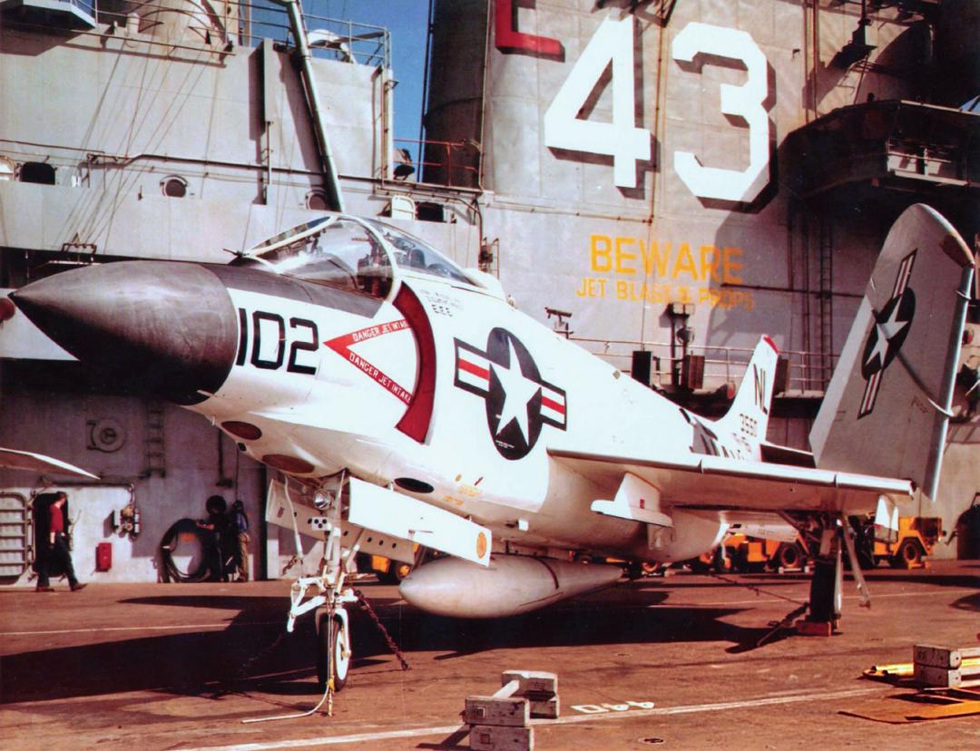 1959年，美国海军“珊瑚海”号航空母舰（USS Coral Sea）上的VF 