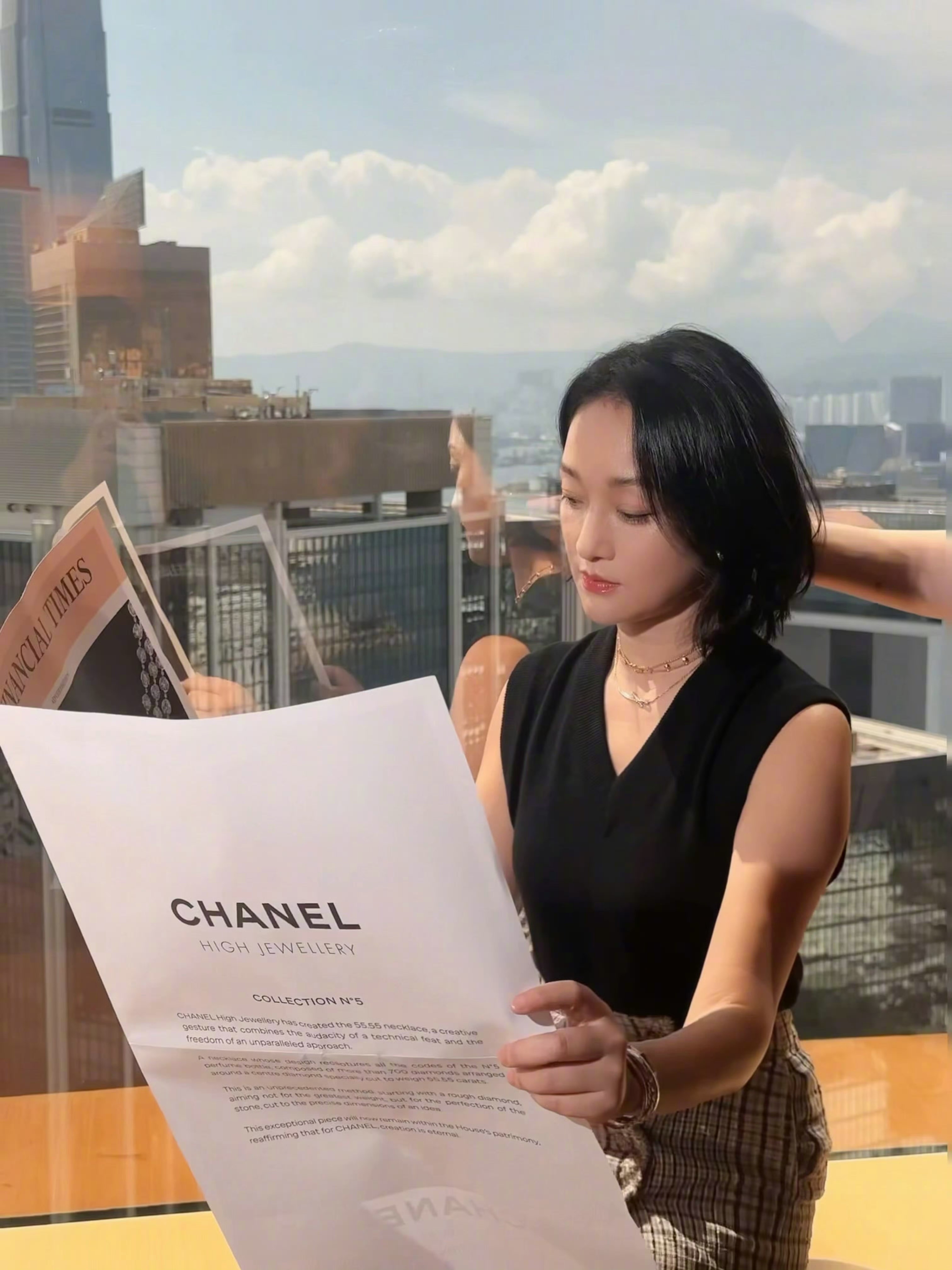 周迅 in CHANEL 📷💎✨ 周迅高珠活动状态今日亮相香港臻品珠宝活动，