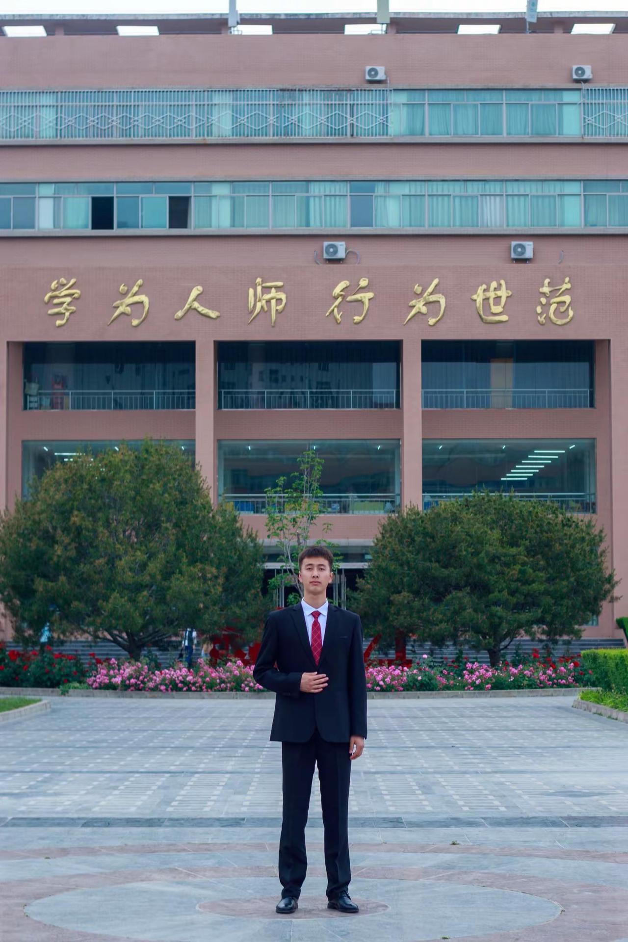 向外看世界 向内看自己26届新生