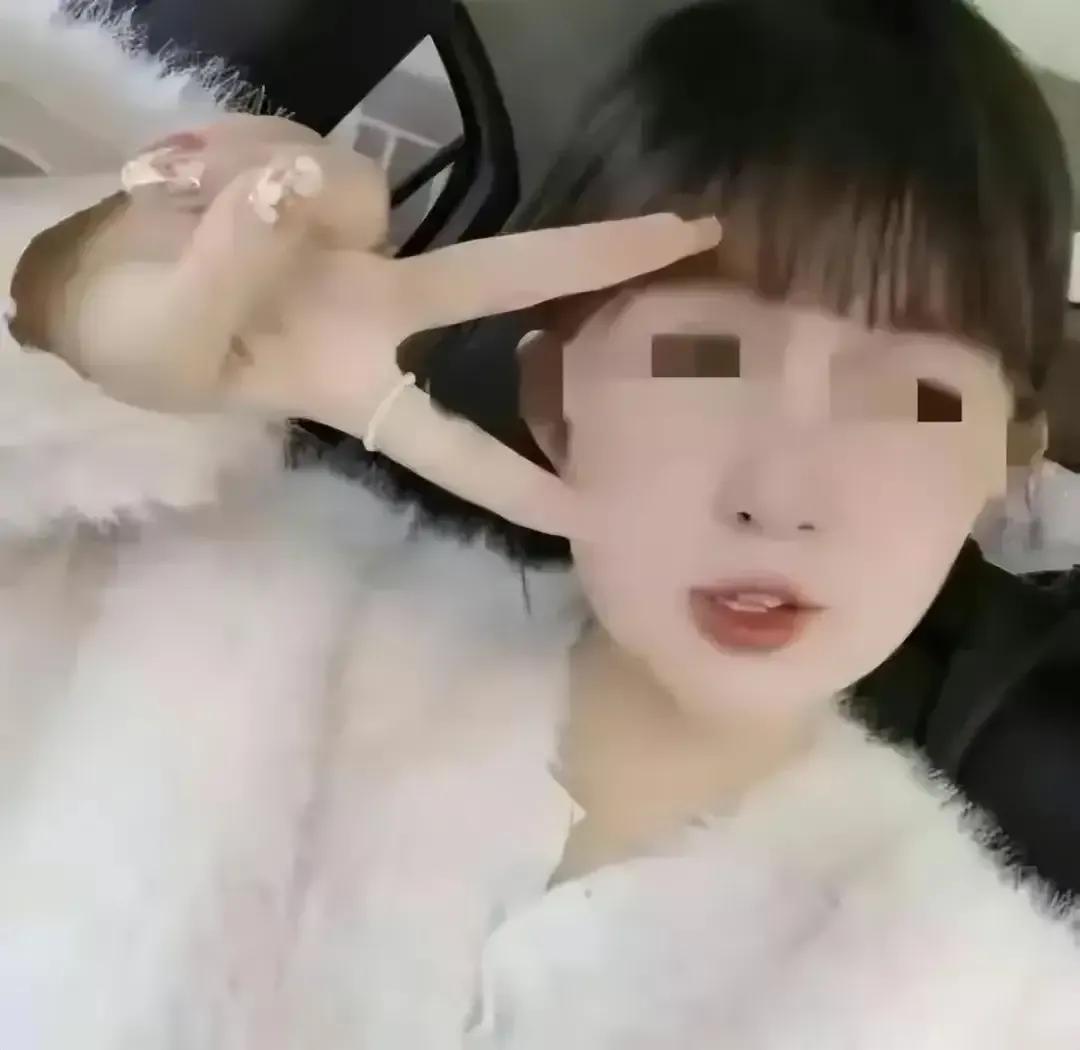 城管队长出轨女下属，大尺度聊天记录曝光

近日，有媒体报道，内蒙古准格尔旗城管局
