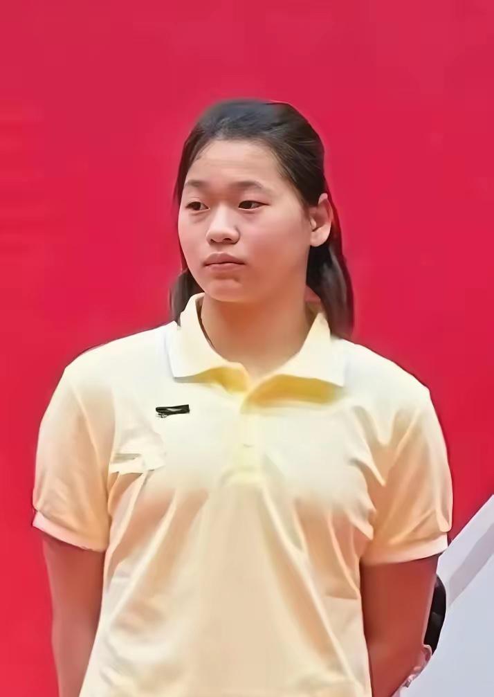 你可以说全红婵长相平平，也可以说她胖了，
但唯独有一点，你喷不了，那就是她真的很