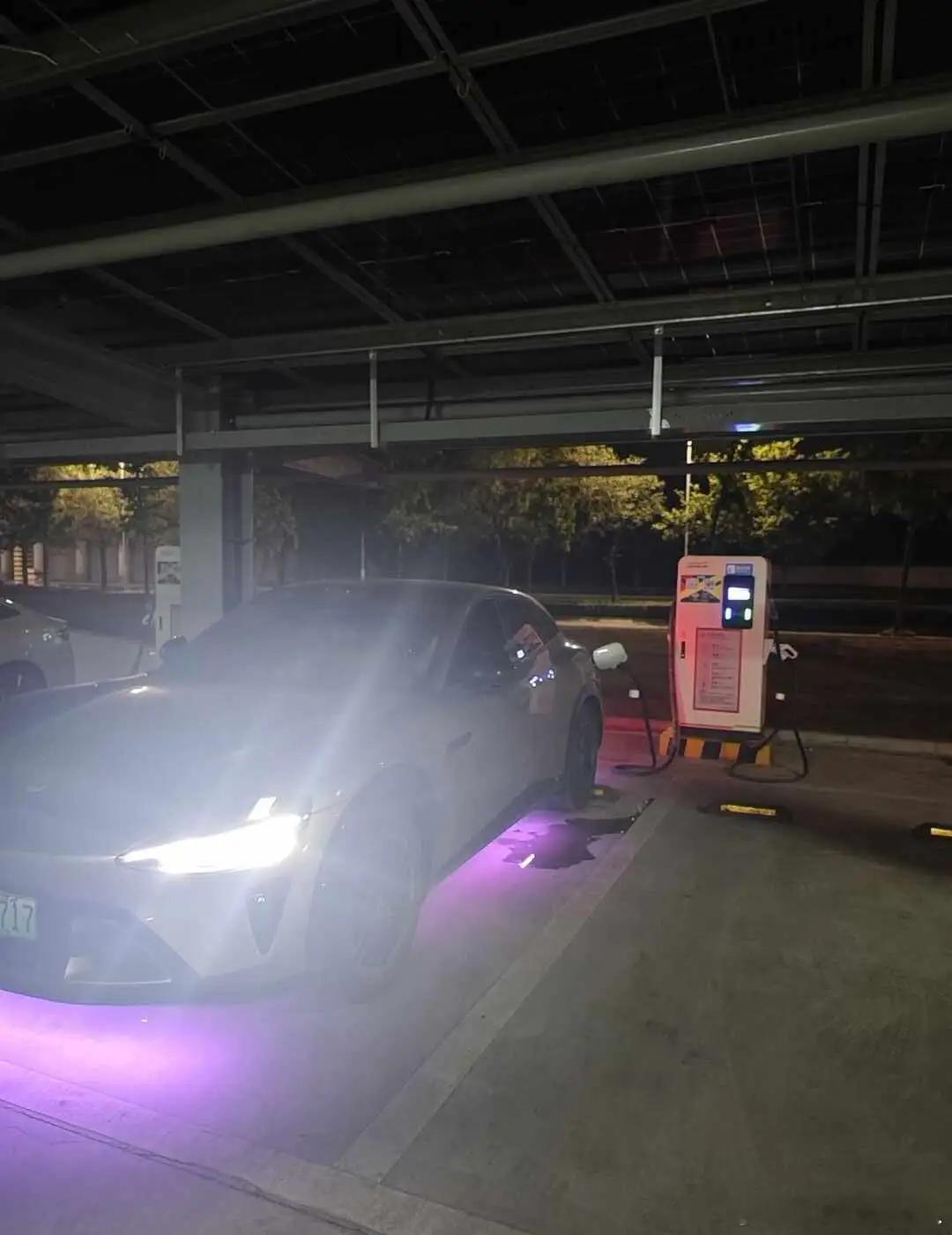小米逆天续航，直接一口气干了680公里高速！从祁连山一路开到咸阳，高速路程650