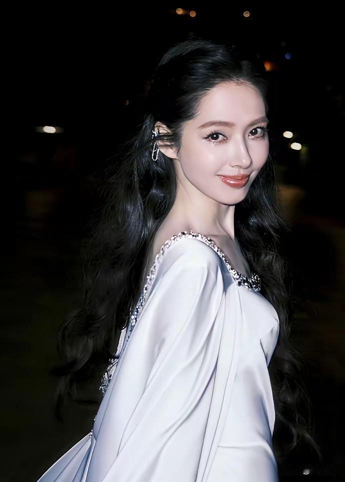 遗产一分不给儿子，向华强发狠话！

2月25日，向华强发布视频说自己的遗产都给郭