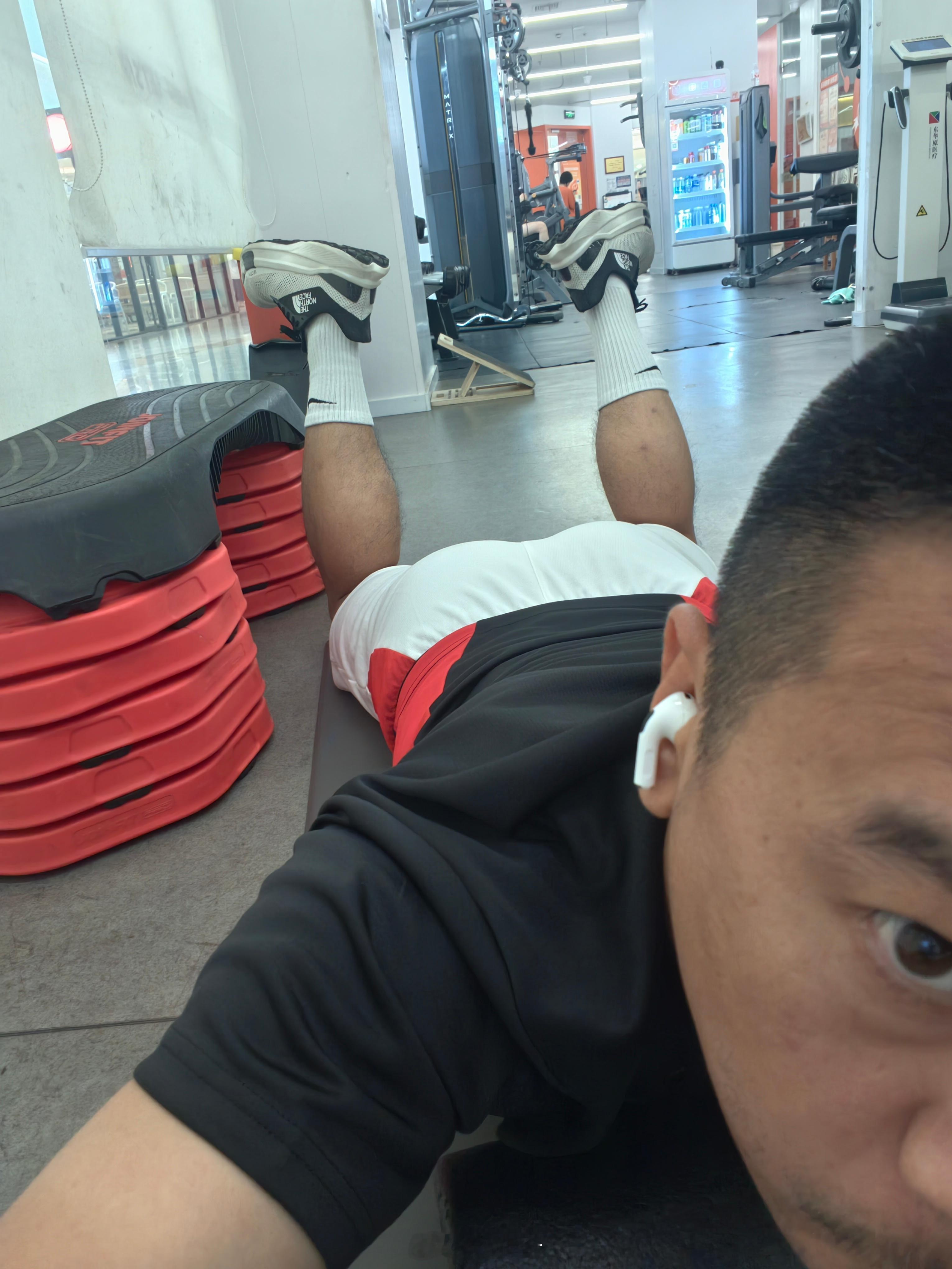 卧槽！佛得角加油！再挺30分钟！！！加油！✊ 