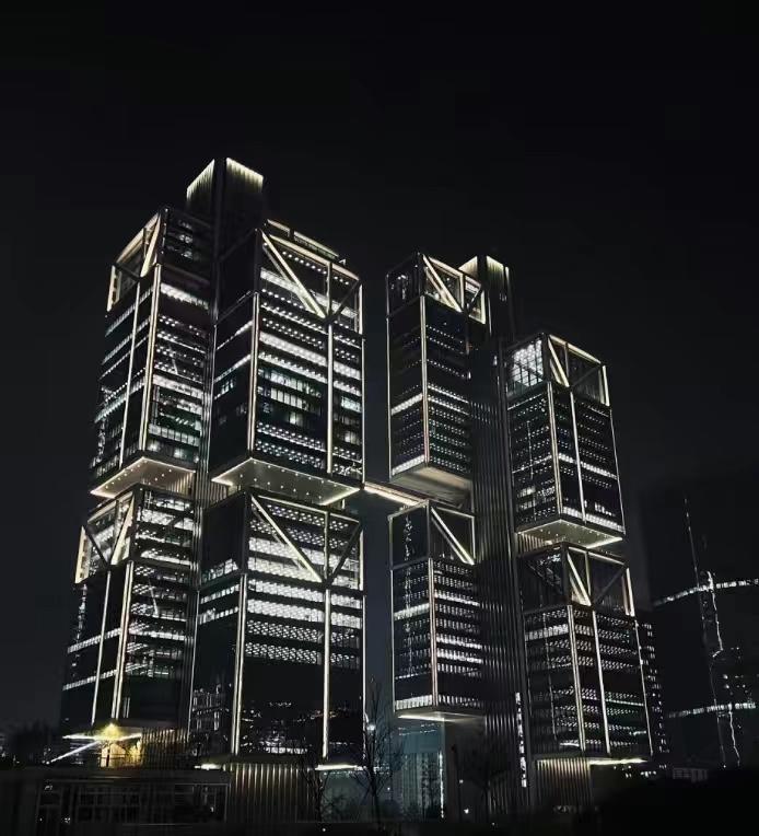 深圳大疆什么神仙公司啊？入职一个月发了五次钱，到点还被“赶”下班？最近，深圳大疆