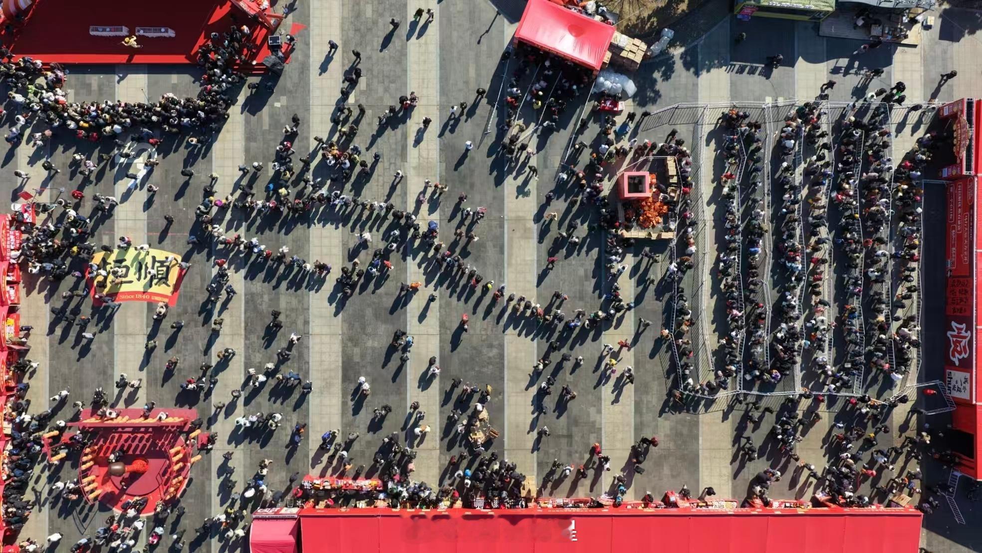 镇江万人打酱油，不懂为什么 