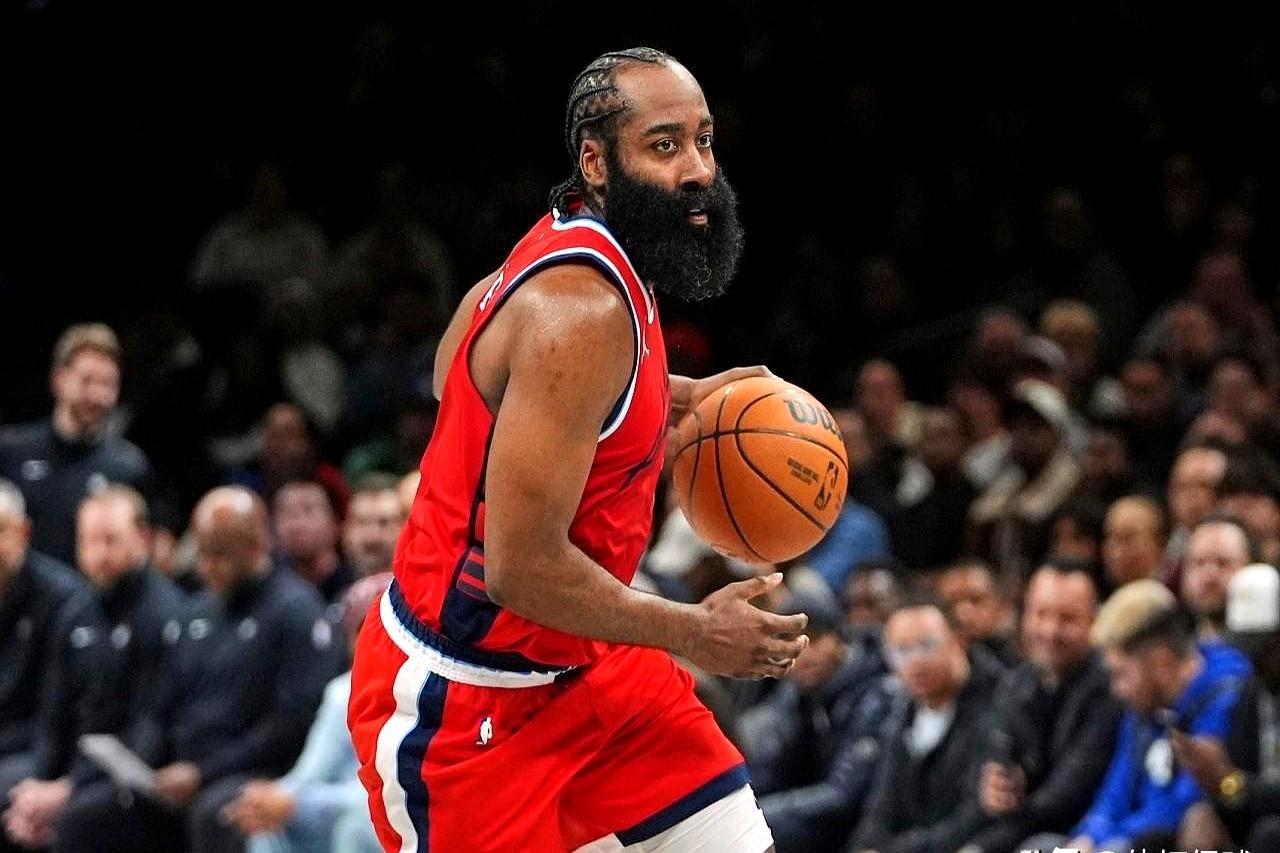 快船119-105把奇才打回东部垫底。
 

伦纳德30分钟轰33分，三分11中