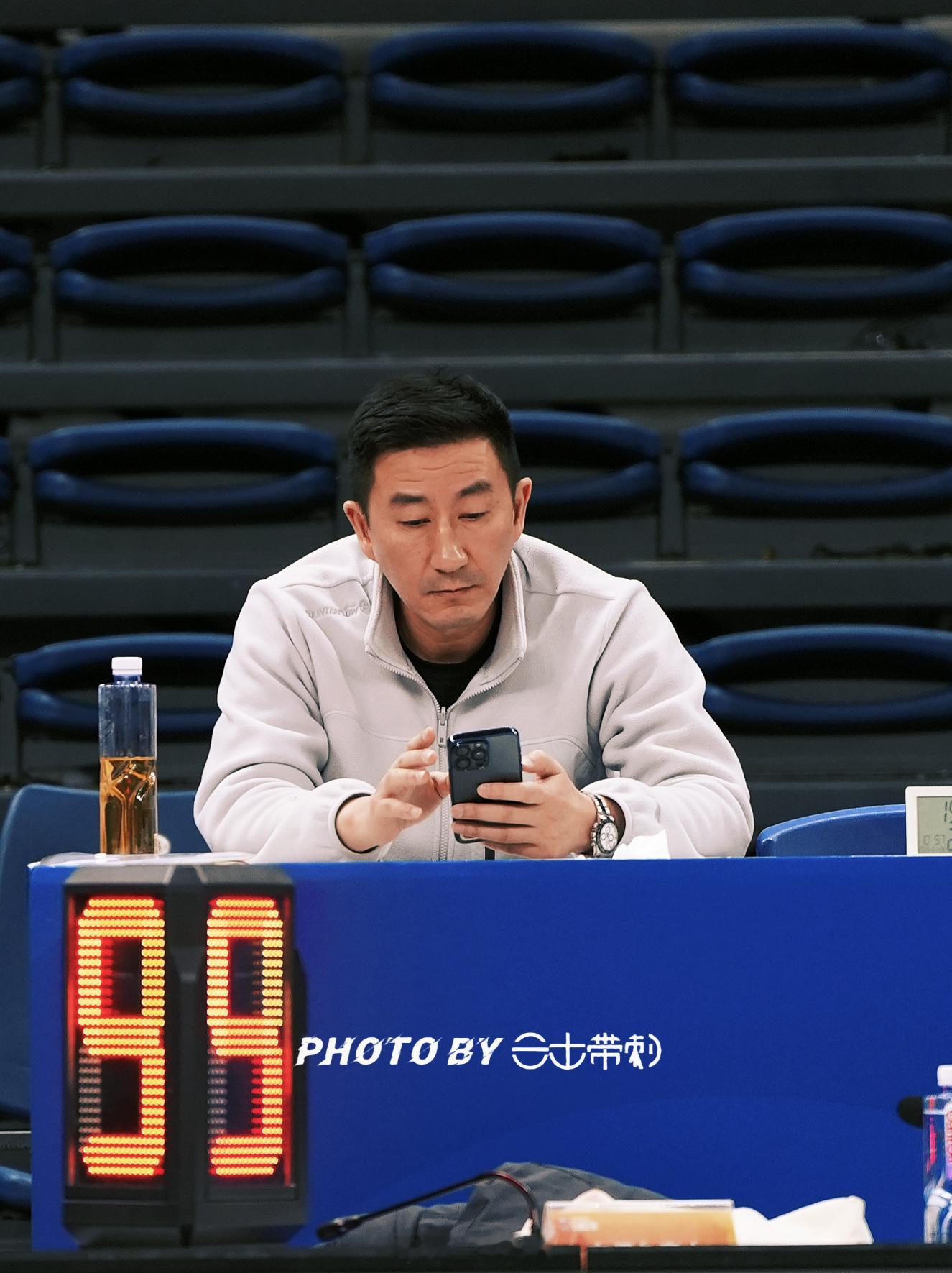 天津男篮vs北京男篮云啊，别玩了，外援抓紧吧 天津·东丽体育中心