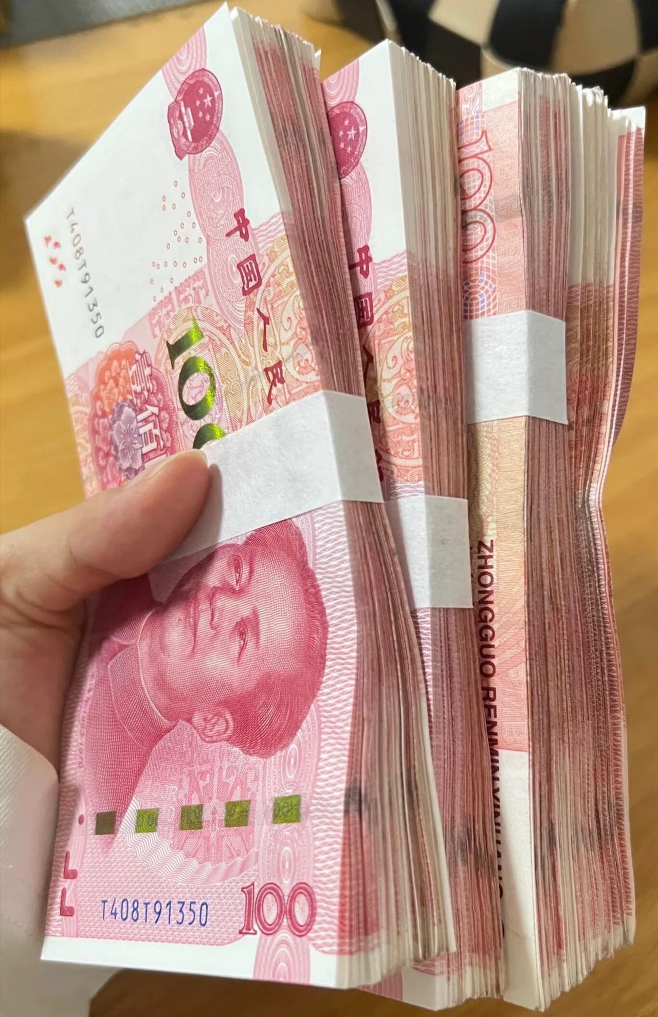 发现一件事！只要有人开口找你借钱他把自己的处境说的千难万难，日子都过不下去！
但