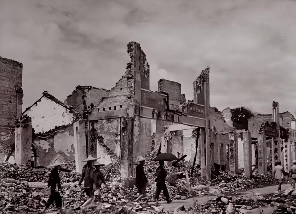 1944年，93军驻守全州，但日军还没来，军长陈牧农就弃城而逃，还烧毁150万发