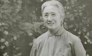 1925年，连生4女的董竹君，为圆丈夫儿子梦，冒死怀第5胎。她肚大肥圆，爱吃辣椒