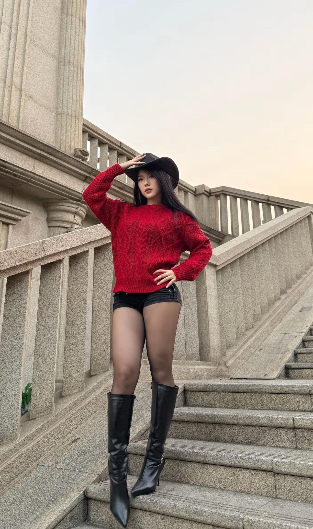 时髦小姨就这样给的红包最多了 新年穿搭 风衣 街拍