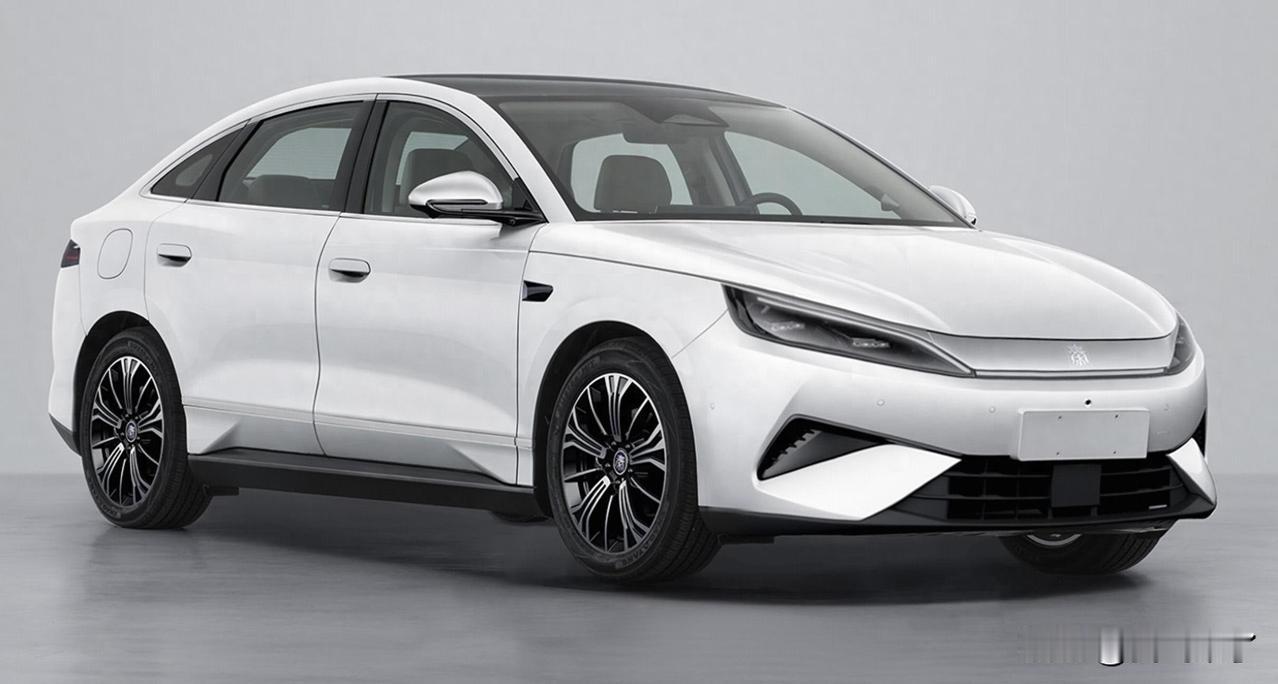 EV更大更强？
比亚迪又有新动作！从最新申报信息看，纯电轿车秦MAX实车图已曝光