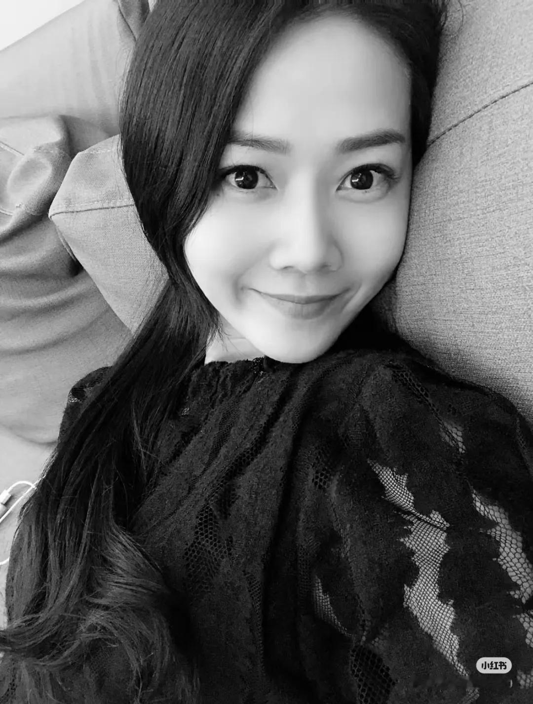 话说台湾近几年就推出了许多颜值和气质都相当不错的新晋博主，而億来億去就是其中之一