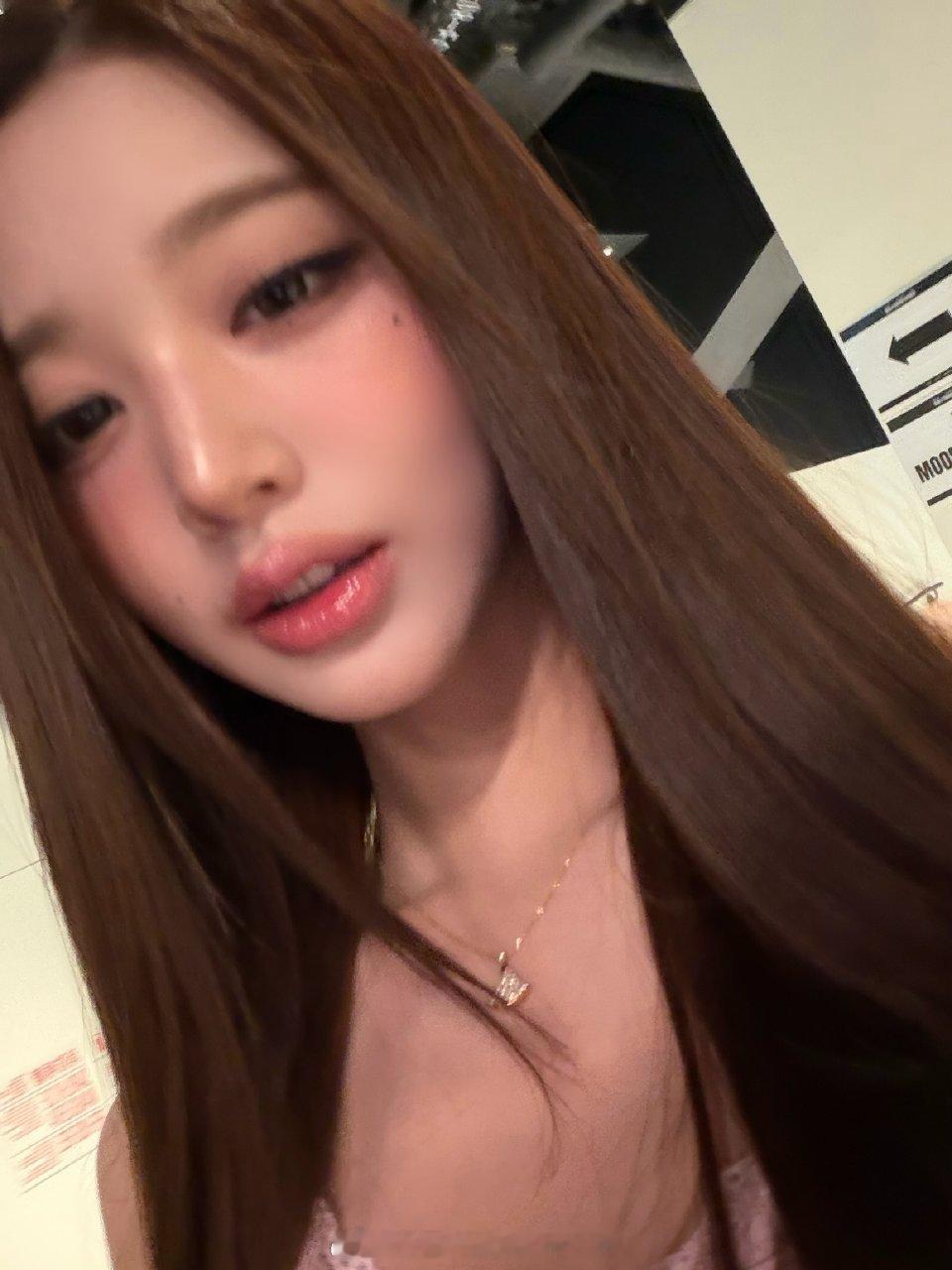 张元英 😡张元英手机屏幕张元英本人何错之有？？？私生凭什么偷拍女爱豆隐私啊？肆
