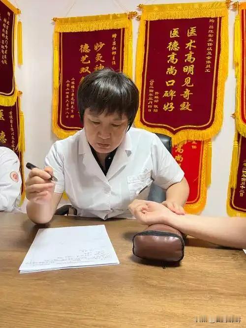 什么是中医？

       很多人搞不明白什么是中医，误认为中医就是中国医学。