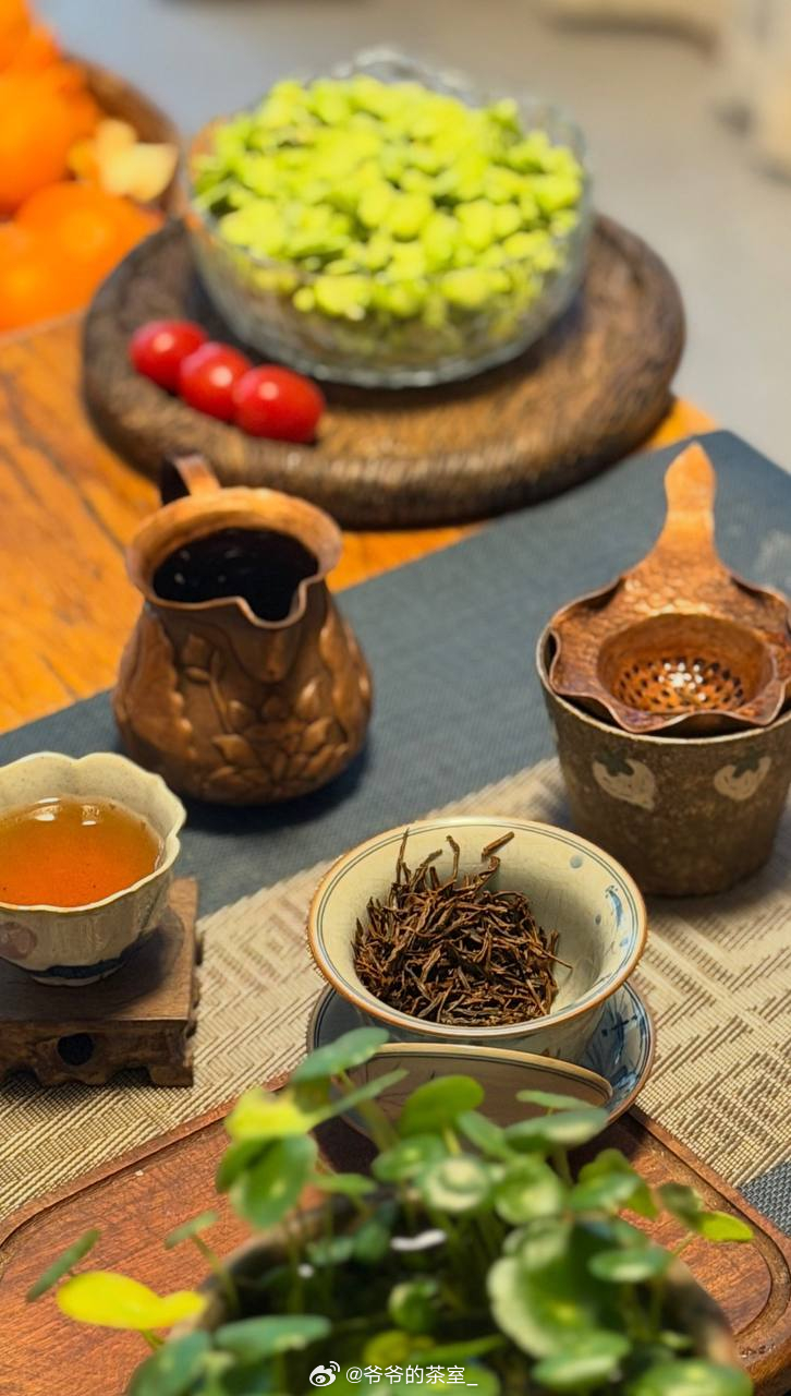 国足主帅艏秀，武磊回归！以及上轮战圣新加坡的表现来看，两层力度很难阻挡热情！兄弟