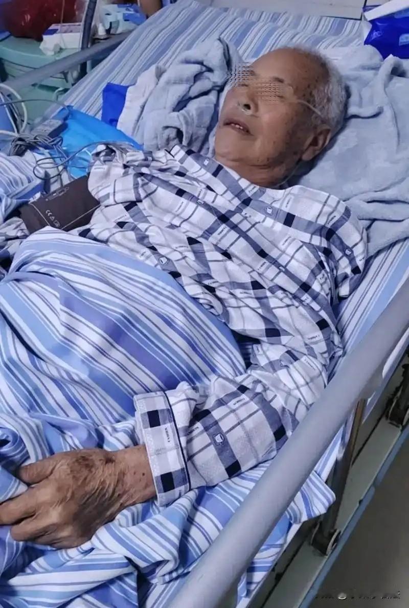 北京，一老人与前妻离婚后，独自养大3个子女，有一套房产。后他患上尿毒症，孩子们有