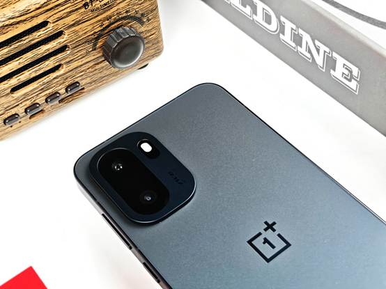 一加Ace 6评测：超满配旗舰 重塑同档位标杆