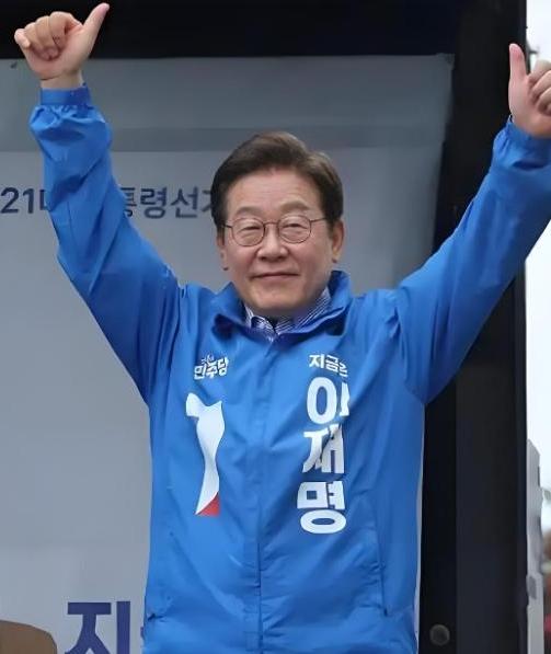 大家可能看错了李在明！从他拒绝参加九三阅兵后，李在明亲美的嘴脸已经彻底暴露了。此