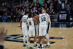 NBA季后赛：森林狼VS马刺篮球          森林狼G4主场114-109